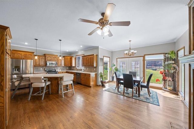 2716 SW REGAL Drive, Lee's Summit, MO 64082