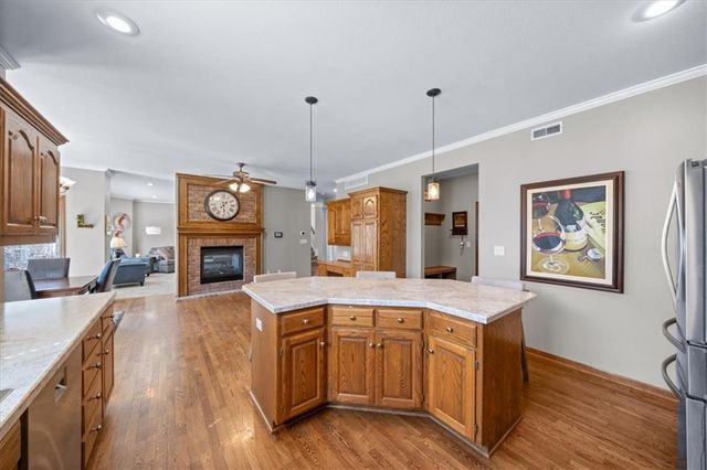 2716 SW REGAL Drive, Lee's Summit, MO 64082