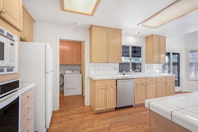 6323 N Marks Avenue, Fresno, CA 93711