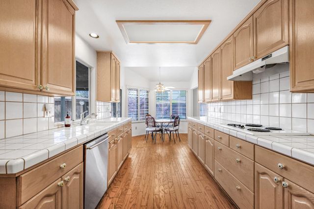 6323 N Marks Avenue, Fresno, CA 93711