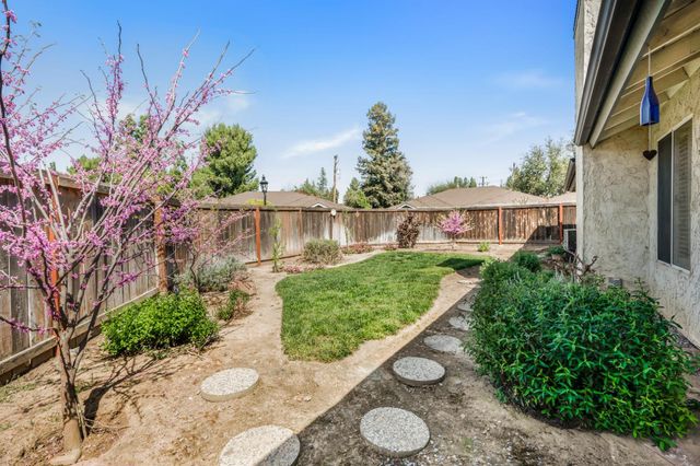 6323 N Marks Avenue, Fresno, CA 93711