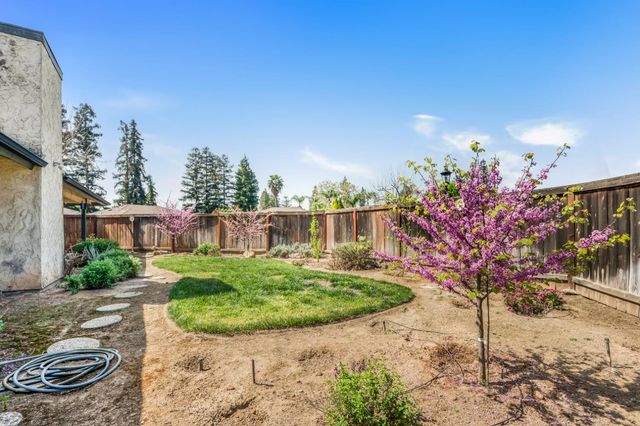 6323 N Marks Avenue, Fresno, CA 93711