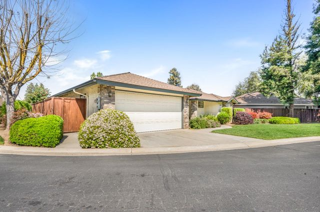 6323 N Marks Avenue, Fresno, CA 93711