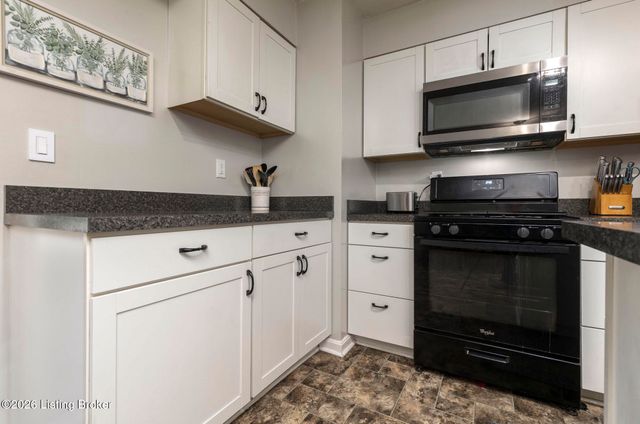 105 Danny Ct, Louisville, KY 40214