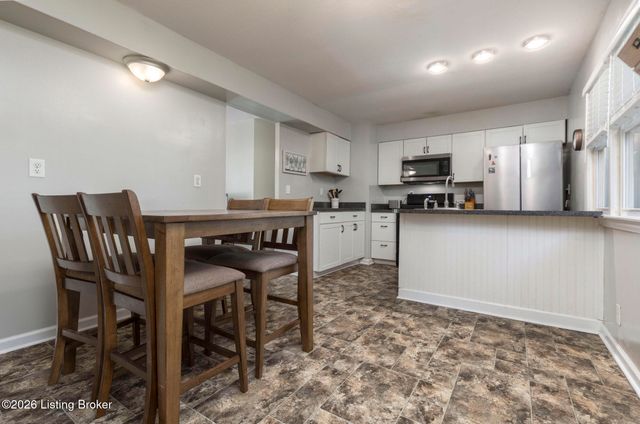 105 Danny Ct, Louisville, KY 40214