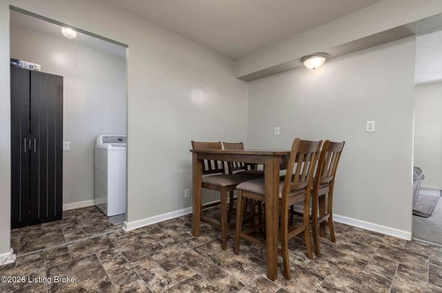 105 Danny Ct, Louisville, KY 40214