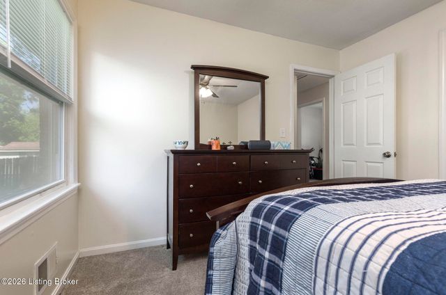 105 Danny Ct, Louisville, KY 40214