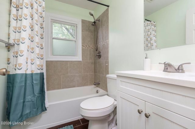 105 Danny Ct, Louisville, KY 40214