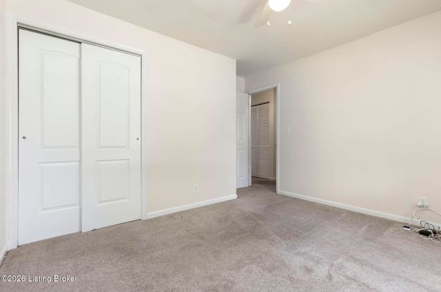 105 Danny Ct, Louisville, KY 40214