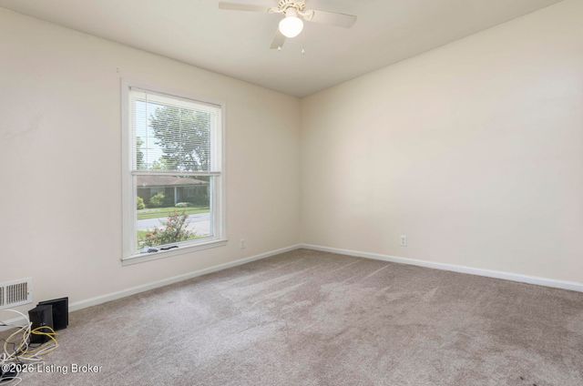 105 Danny Ct, Louisville, KY 40214