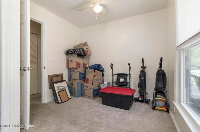 105 Danny Ct, Louisville, KY 40214