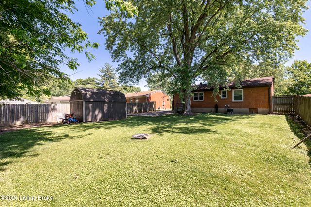 105 Danny Ct, Louisville, KY 40214