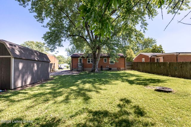 105 Danny Ct, Louisville, KY 40214