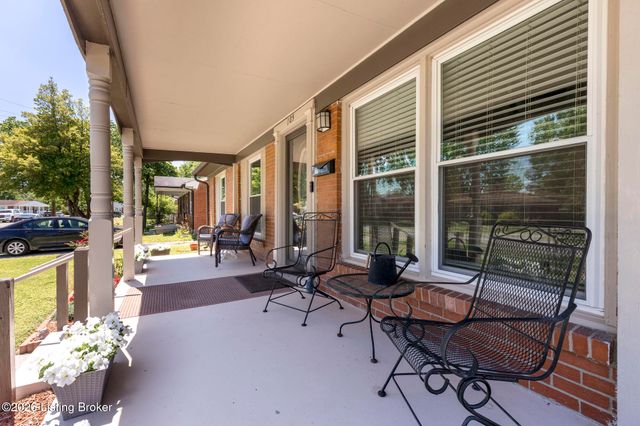 105 Danny Ct, Louisville, KY 40214