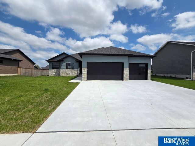 500 Railroad Street, Hallam, NE 68368