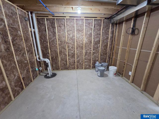 500 Railroad Street, Hallam, NE 68368