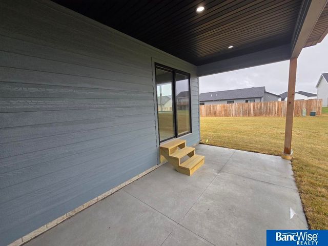 500 Railroad Street, Hallam, NE 68368
