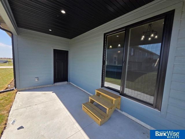 500 Railroad Street, Hallam, NE 68368
