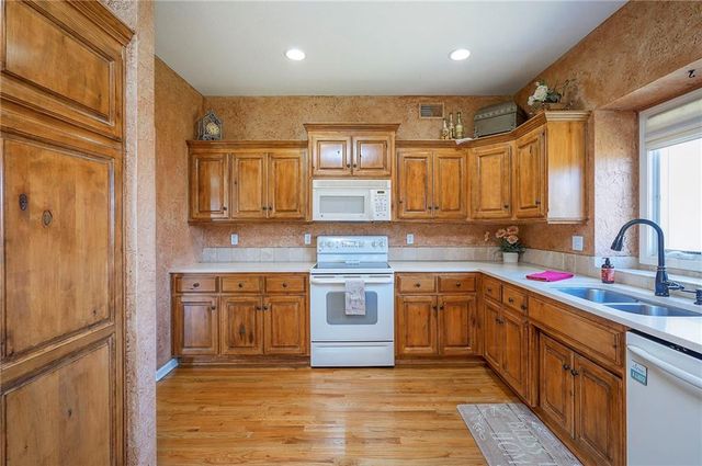 16155 S Harbinger Street, Olathe, KS 66062