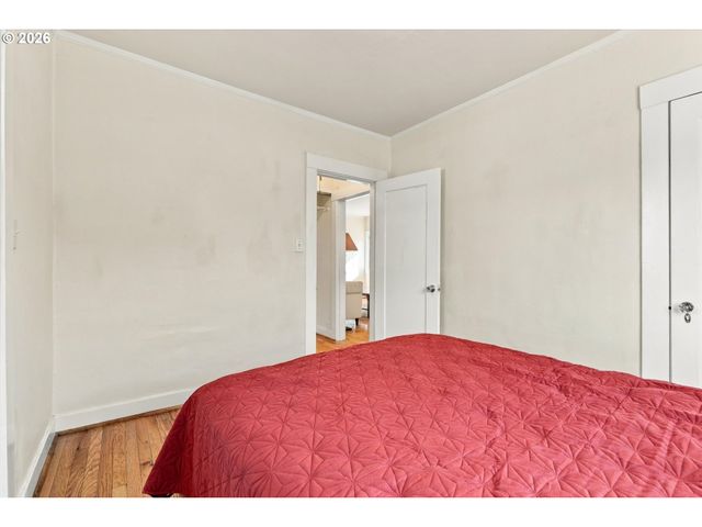 6221 Ne HALSEY St, Portland, OR 97213