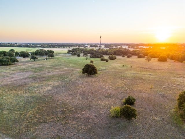 455 County Rd 1650, Chico, TX 76431