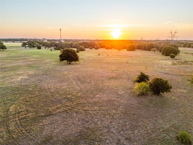 455 County Rd 1650, Chico, TX 76431