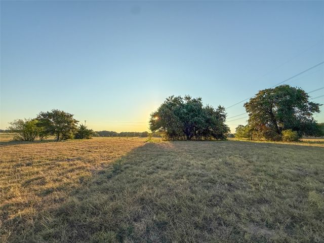 455 County Rd 1650, Chico, TX 76431
