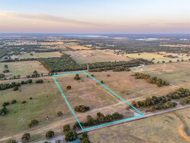 455 County Rd 1650, Chico, TX 76431
