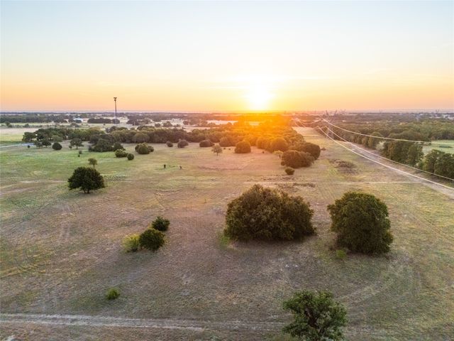 455 County Rd 1650, Chico, TX 76431