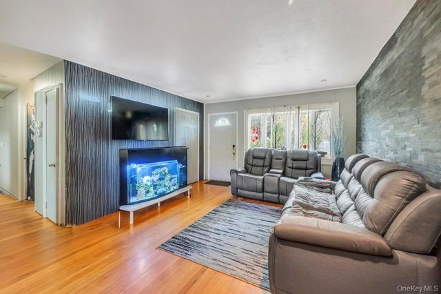 3 Francisco Avenue, Central Islip, NY 11722