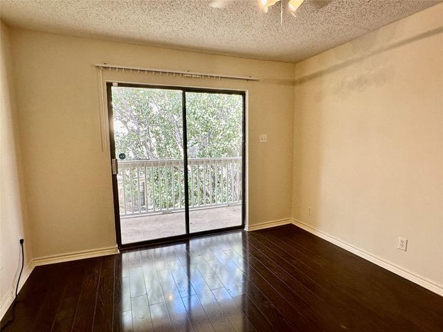 2750 Holly Hall Street 1215, Houston, TX 77054