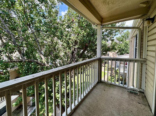 2750 Holly Hall Street 1215, Houston, TX 77054