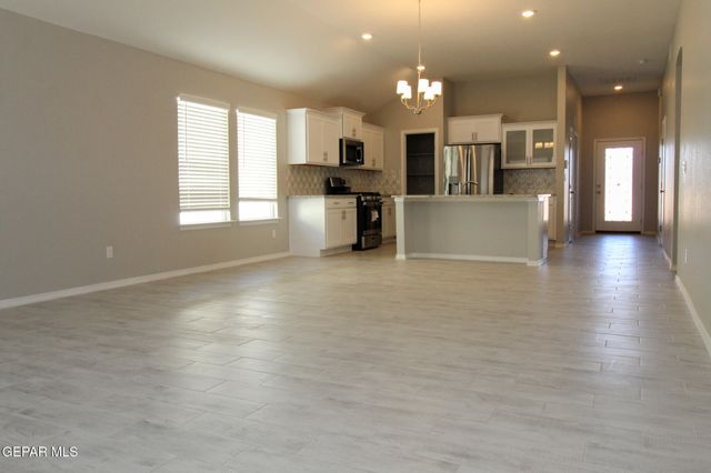 1229 NIGHT SKY Street, Horizon City, TX 79928