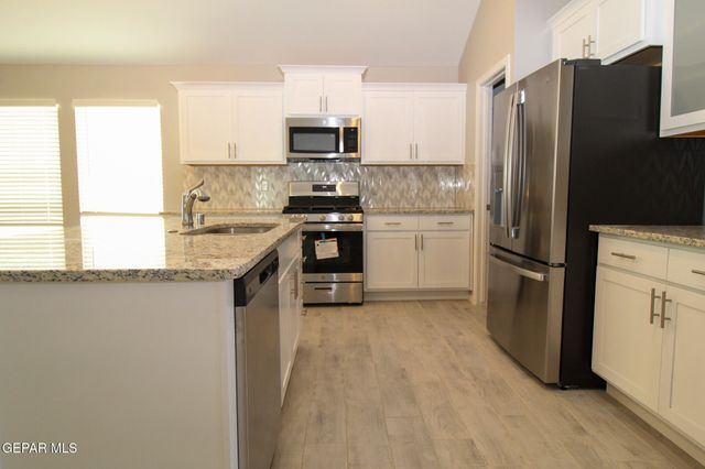 1229 NIGHT SKY Street, Horizon City, TX 79928