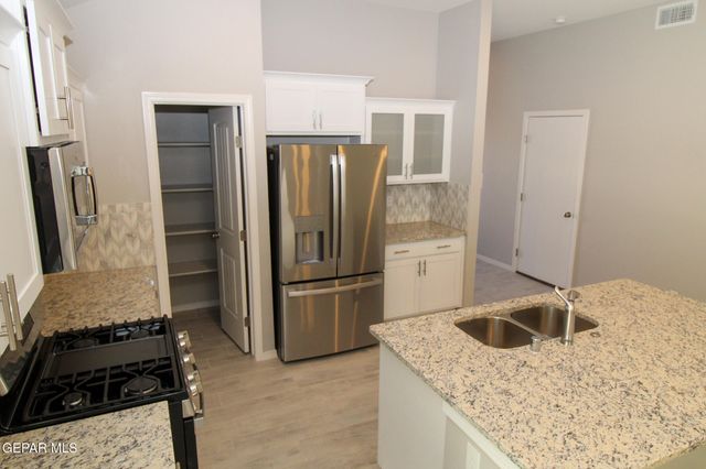 1229 NIGHT SKY Street, Horizon City, TX 79928