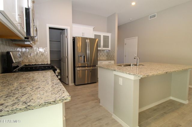 1229 NIGHT SKY Street, Horizon City, TX 79928