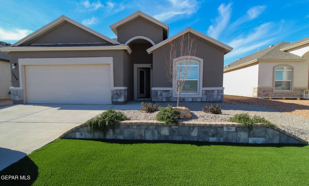 1229 NIGHT SKY Street, Horizon City, TX 79928