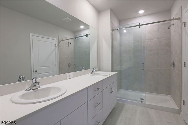 1156 Brooklands DR, Fort Myers, FL 33905