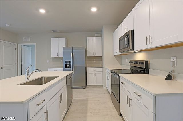 1156 Brooklands DR, Fort Myers, FL 33905