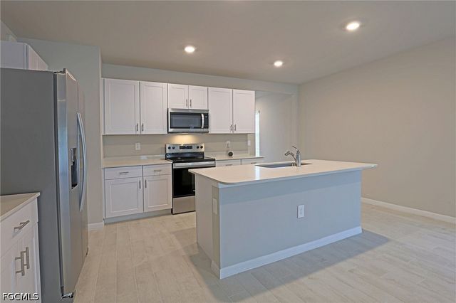 1156 Brooklands DR, Fort Myers, FL 33905