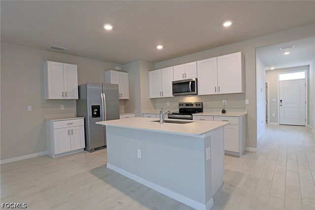 1156 Brooklands DR, Fort Myers, FL 33905