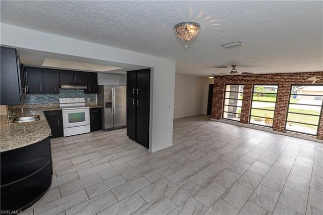 25572 Fenner CIR, Bonita Springs, FL 34135