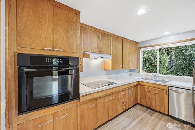 7210 NE 162nd Street, Kenmore, WA 98028