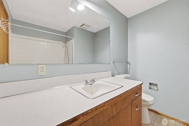 7210 NE 162nd Street, Kenmore, WA 98028