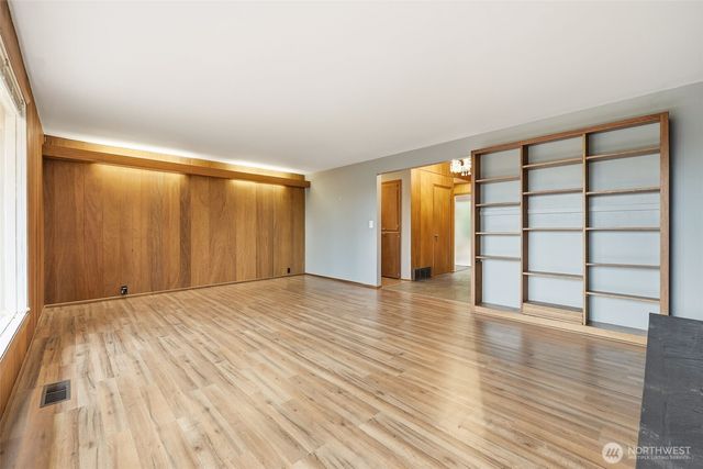 7210 NE 162nd Street, Kenmore, WA 98028