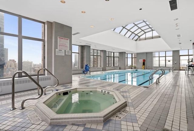 500 W 43rd St Apt 26B, New York City, NY 10036