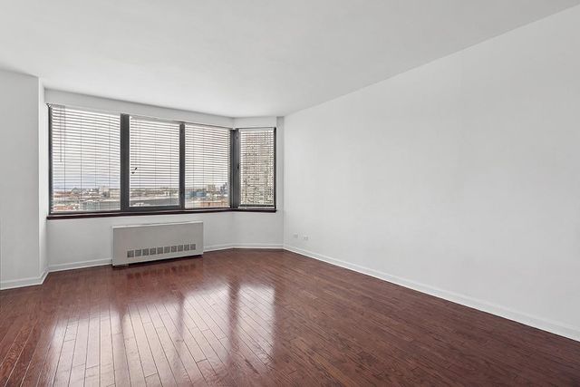500 W 43rd St Apt 26B, New York City, NY 10036