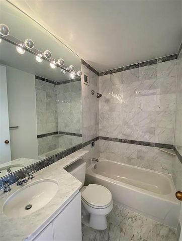 500 W 43rd St Apt 26B, New York City, NY 10036