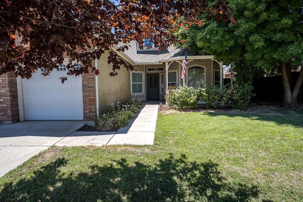 3235 N Arroyo Avenue, Fresno, CA 93727