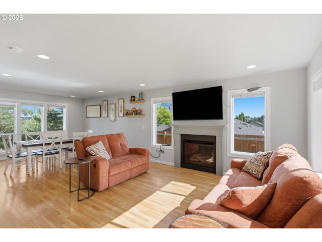 2925 DOAKS FERRY Rd Nw, Salem, OR 97304